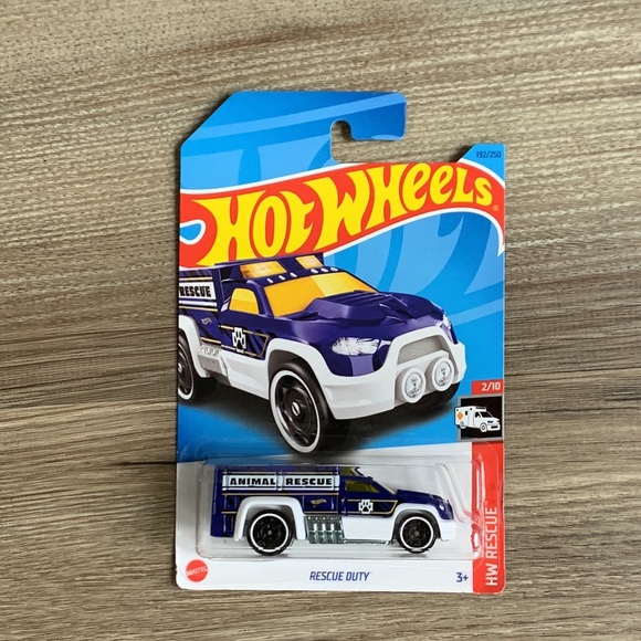 Hot Wheels Truck Rescue Duty HW Hotwheels Animal Ambulance Emergency Van Car ๐ - Picture 4 of 4